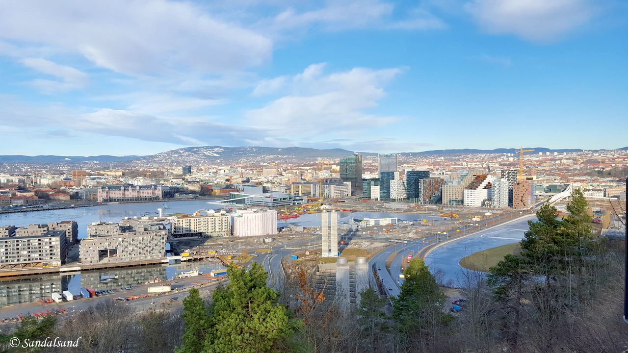 Oslo - Ekebergparken - Utsikt mot Bjørvika Oslo - Ekebergparken - Utsikt mot Bjørvika
